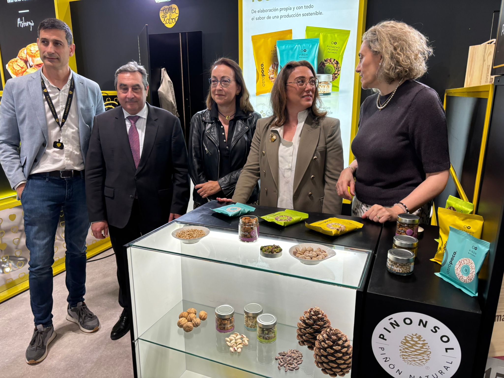 Respaldo institucional a Piñonsol con la visita de representantes de la Consejería de Agricultura, Ganadería y Desarrollo Rural